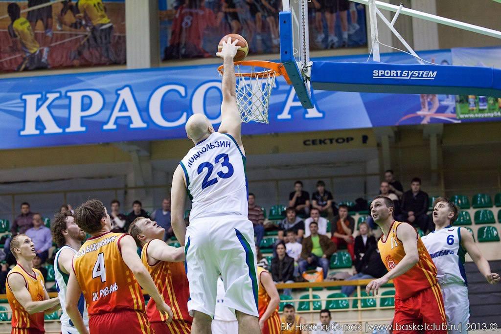 Фото «Чё такой здоровый?». 223-сантиметровый баскетболист из Новосибирска стал актёром и политиком после НБА 8